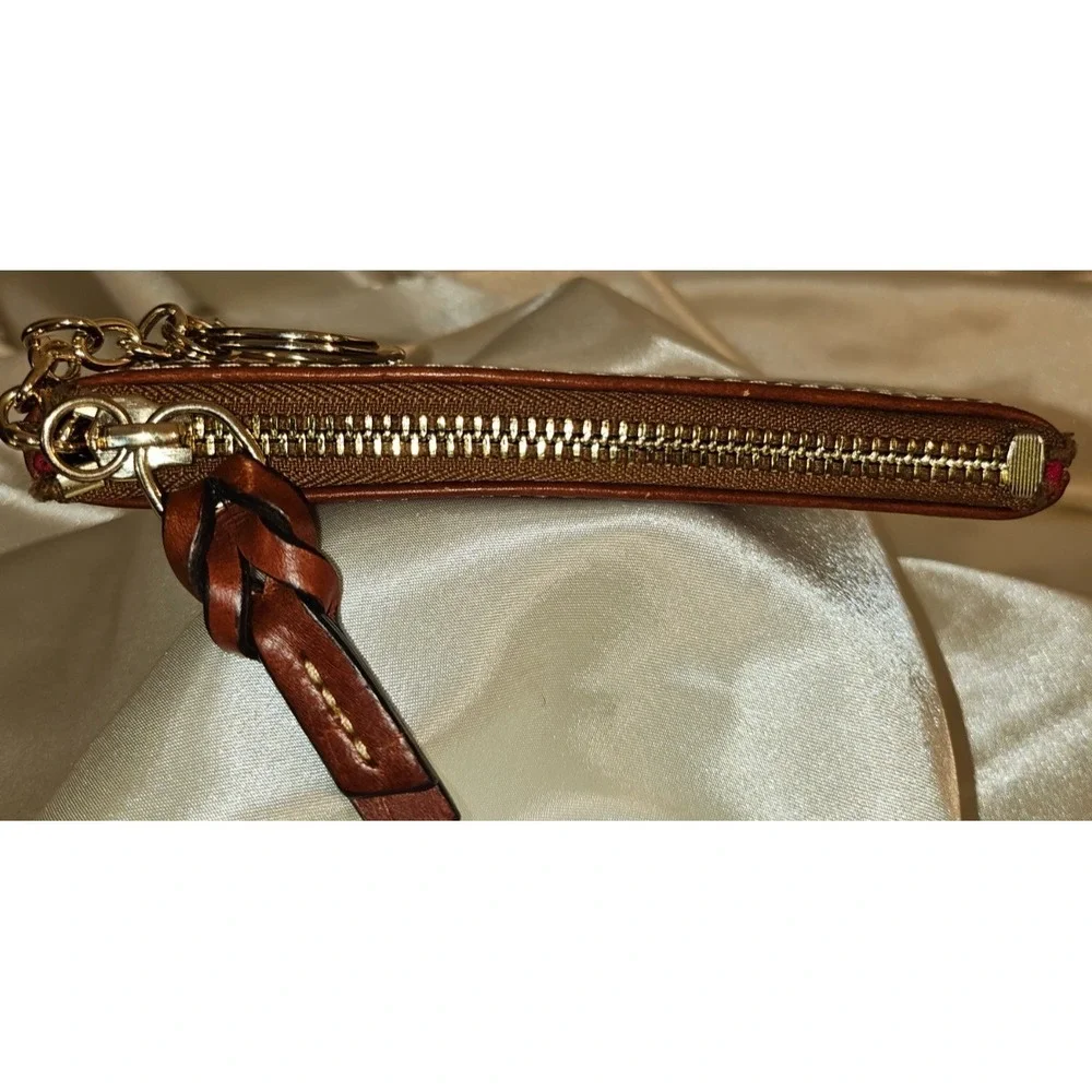 Dooney & Bourke Medium Pouch Cream/Tan‎ w/ Key Ring/Excellent Condition